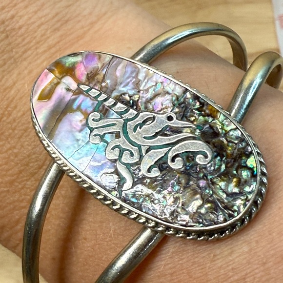 Alpaca Silver Unicorn Abalone Iridescent Cuff Bracelet Flexible 6inch - Picture 1 of 10
